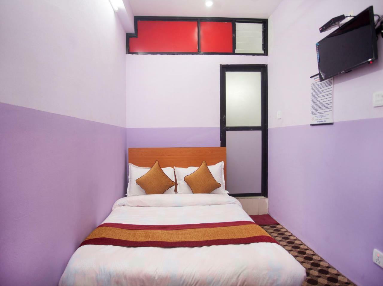 Oyo 341 Hotel Kusum Kohinoore Tokha Exterior foto