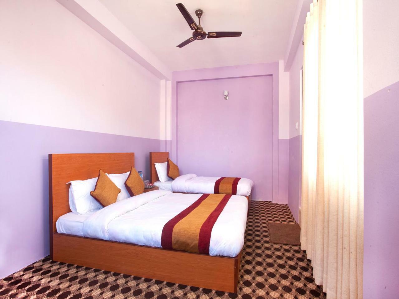 Oyo 341 Hotel Kusum Kohinoore Tokha Exterior foto
