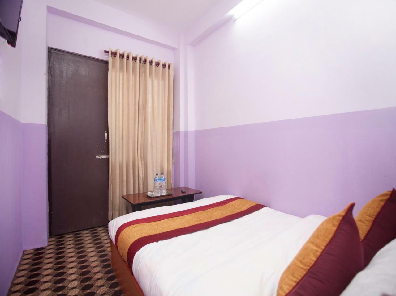 Oyo 341 Hotel Kusum Kohinoore Tokha Exterior foto