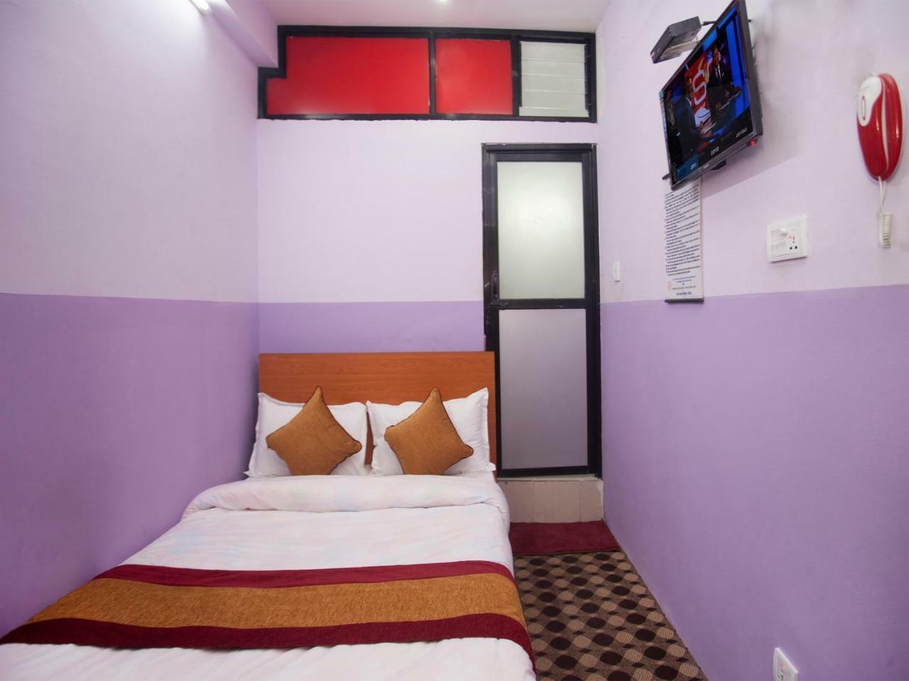 Oyo 341 Hotel Kusum Kohinoore Tokha Exterior foto